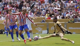 Botafogo perde para o Atlético de Madrid, mas avança às oitavas em 2º lugar