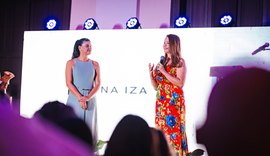 Ivana Iza recebe Troféu Selma Bandeira e celebra a força do teatro alagoano