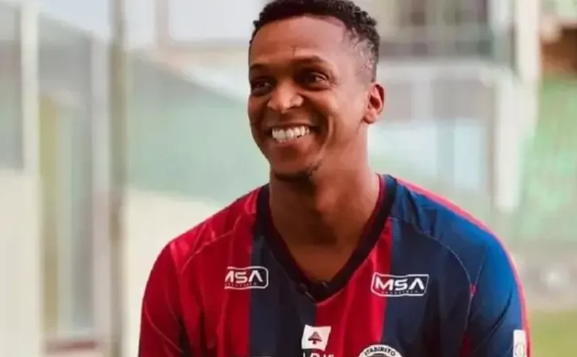 Jô, ídolo do Corinthians, é preso em aeroporto por dívida de pensão