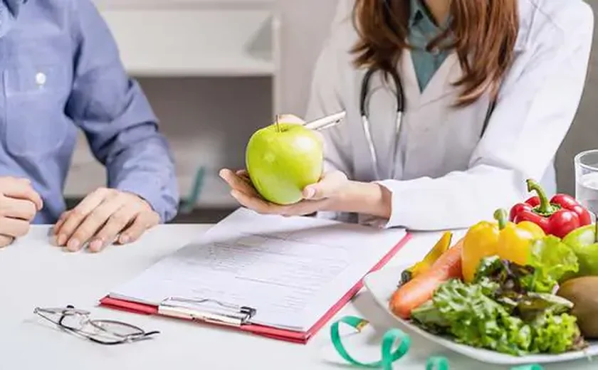 Saiba quais são os riscos das dietas sem acompanhamento nutricional