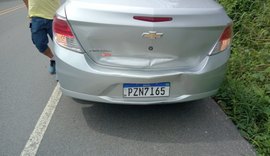 Motorista perde tempo de freada e causa engavetamento de três carros