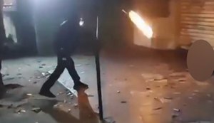 Adolescente é apreendido após incendiar homem em situação de rua e transmitir em rede social