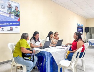 Governo de Alagoas realiza emissão de carteiras do PAB no Pontal da Barra