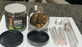 Durante abordagem a um ônibus, PRF e 3º BPM encontra maconha em mala de passageiro na BR-101
