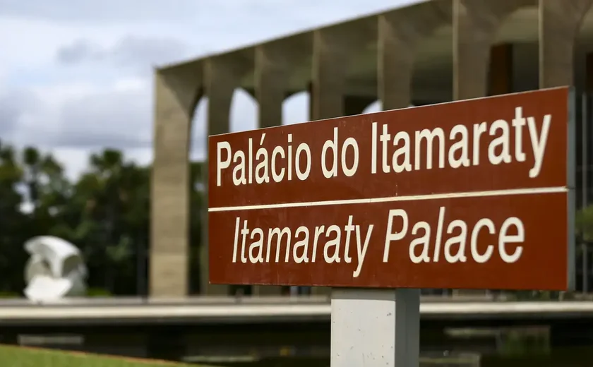 Brasil condena ataques de Israel e dos EUA a instalações no Irã