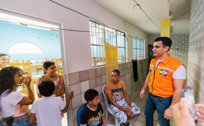 Prefeito entrega chaves de 960 apartamentos e garante moradia para famílias afetadas pelas chuvas