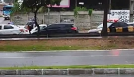 Motorista sofre infarto e morre na Avenida Durval de Góes Monteiro, em Maceió