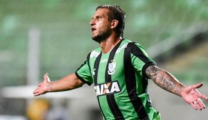 Santos perde para América-MG e vê Libertadores longe