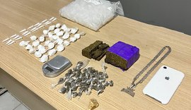 Jovem é preso com maconha e cocaína na Grota do Cigano no Jacintinho