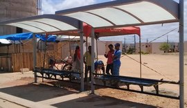 Novos abrigos de ônibus são instalados pela Prefeitura de Maceió