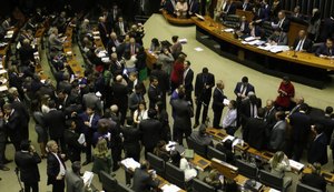 Distritão vai na contramão da democracia, diz cientista político