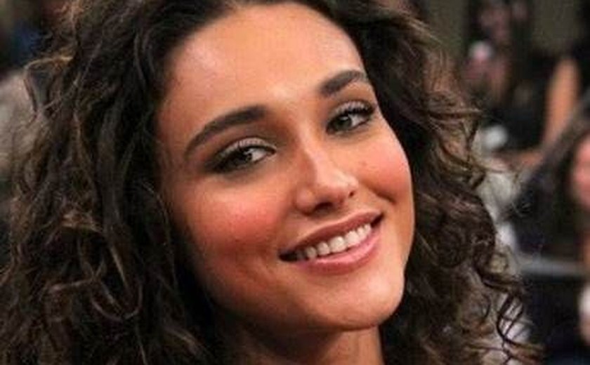 Após Loreto, Débora Nascimento também encerra contrato com a Globo