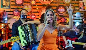 Cantora Márcia Fernanda realiza live junina no próximo dia 27 de junho