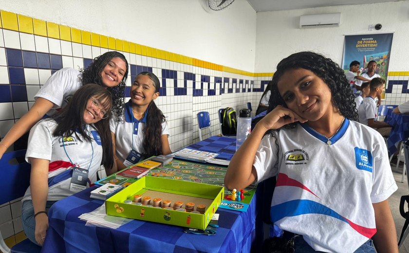 Parceria entre Seduc e Instituto Brasil Solidário vai fortalecer educação financeira nas escolas estaduais