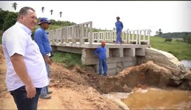 Em Porto de Pedras, programa “Sextou” vira atração nas redes sociais com prefeito mostrando obras