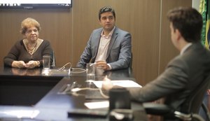 Rui cobra, em Brasília, recursos para construção de centros municipais de educação