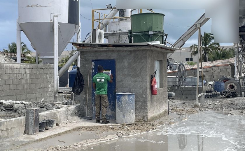 IMA autua empresas por danos ambientais perto do berçário de peixes-boi em Porto de Pedras