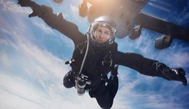 Tom Cruise bate recorde com salto de para-quedas a mais de 7 mil metros em filme