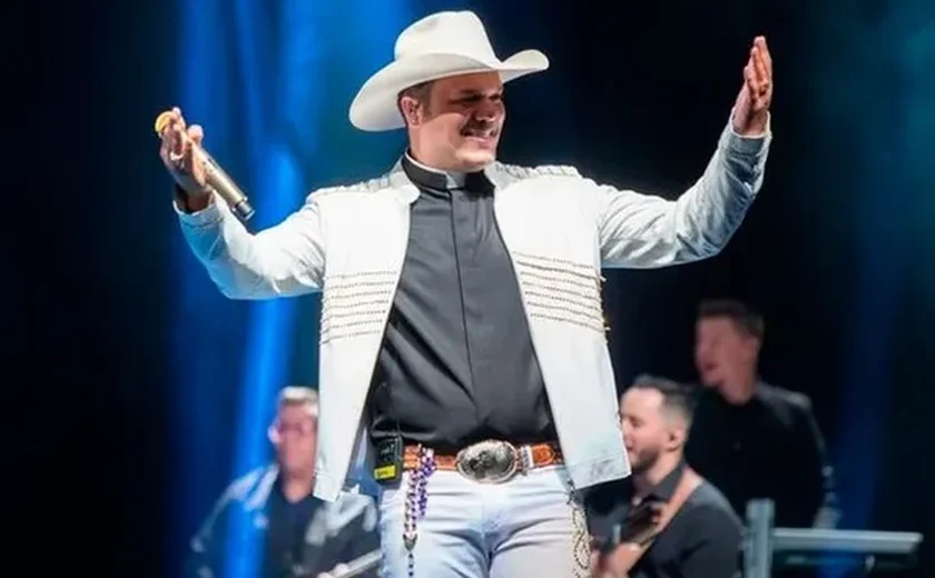 Quem é o padre que vai faturar quase R$ 1 milhão no São João