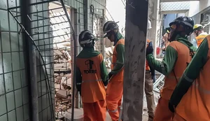 Prédio desaba e mata três pessoas em Aracaju