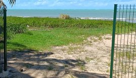 Grade na praia: Após ação do MP/AL, município solicita que hotel crie abertura de acesso