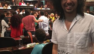 Jornalista alagoano recebe homenagem por atuação em defesa dos direitos humanos