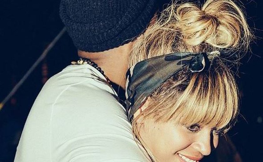 Beyoncé e Jay-Z presenteiam recém-nascida de Kardashian com bracelete de diamantes