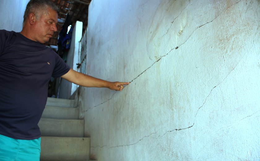 Rachaduras crescem após tremores no Mutange