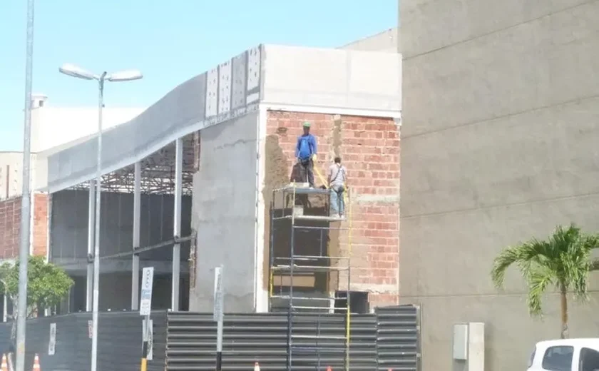 Após acidente com trabalhador, MPT obtém liminar que determina embargo total de obras em shopping