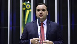 Luciano Amaral apresenta projeto que isenta do imposto de renda para idosos com comorbidades