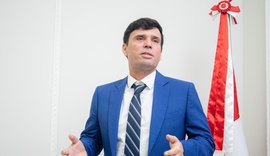 Estado vai levantar demanda antes de voltar a contratar na Educação