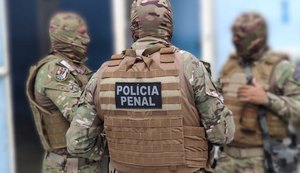 Mulher é detida tentando entrar em presídio com documento falso