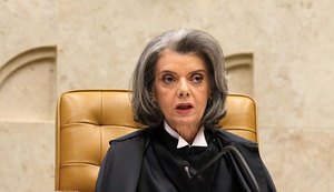 Mundo vive mudança 'perigosamente conservadora', diz Cármen Lúcia