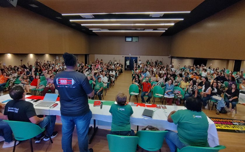 Maceió: assembleia define suspensão da greve na rede municipal de Educação