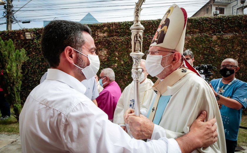 Paulo Dantas participa de missa de Nossa Senhora dos Prazeres