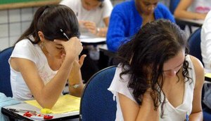 Enem tem 'Admirável gado novo', racismo e mais, dizem professores