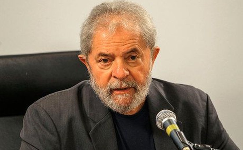 Desembargadores do TRF4 mantêm condenação de Lula no caso triplex