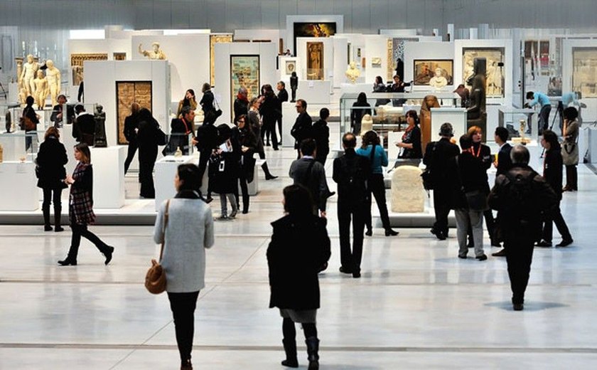 Filial do Louvre em Lens faz campanha para receber a Mona Lisa