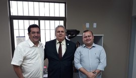 Arapiraca: Pessoa garante emenda para aquisição de veículos a Juizado da Infância