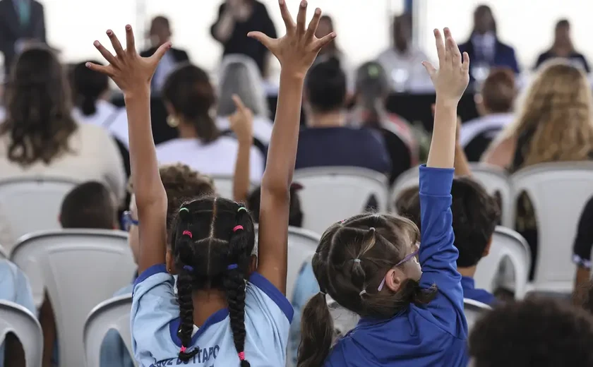 Mais brincadeira, menos tela: confira dicas para uma infância saudável