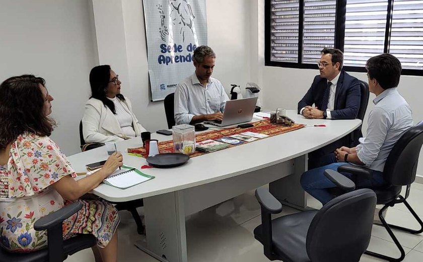 Em reunião, MP/AL discute a realização da Conferência Nacional de Educação 2024