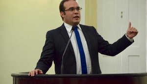 Deputado pede demissão de secretária de Esportes