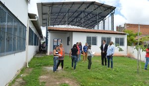 Defensoria vistoria escolas públicas no Pinheiro e monitora transferência de 815 crianças