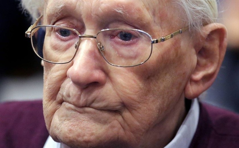 Tribunal alemão determina que ex-contador de Auschwitz pode ser preso