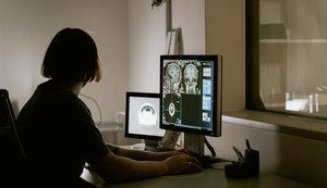 Internet das Coisas Médicas (IoMT): da revolução ao desafio contra o cibercrime
