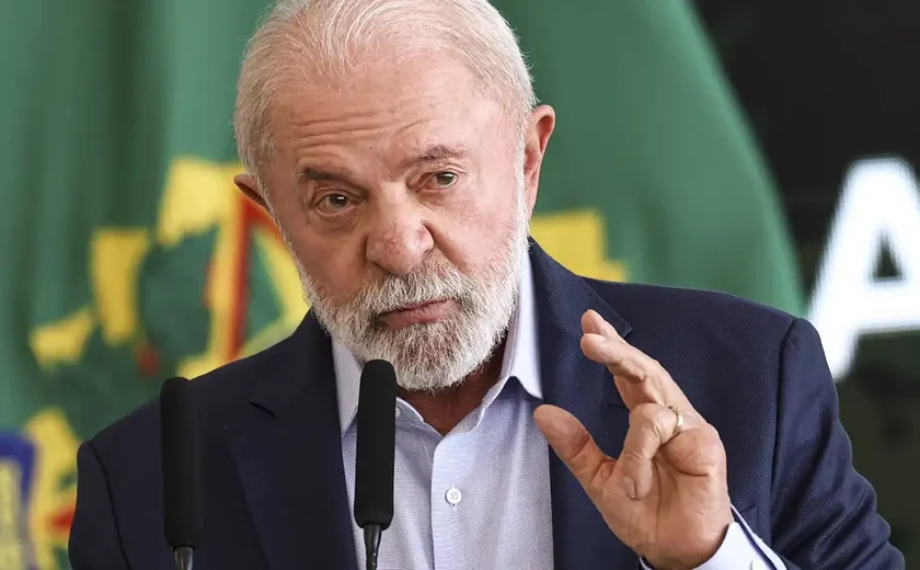 Lula finaliza plano aos setores afetados por tarifaço de Trump
