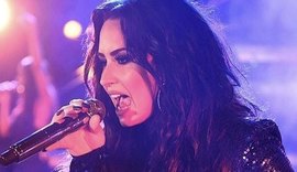 Demi Lovato sofre com febre alta, náuseas e fortes dores de cabeça