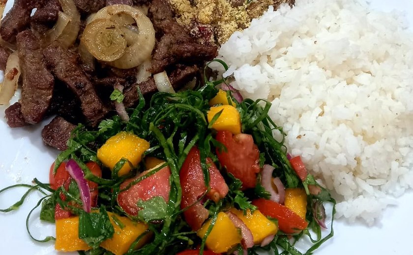 Novo espaço de culinária regional na Pajuçara já é referência em Maceió
