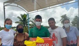 Prefeito Felipe Jatobá participa de barqueata e sorteia motores para pescadores de Jequiá