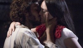 'Novo Mundo': Noiva de Thomas, Anna reencontra Joaquim e se casa na mata
